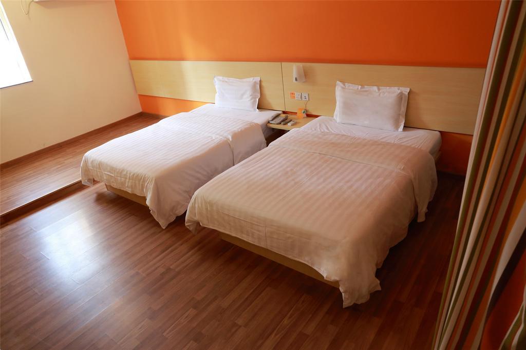 7 Days Inn Heze Mudan Road Branch Room photo